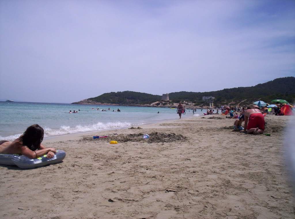 ai620.photobucket.com_albums_tt287_malibugirl__Ibiza118.jpg