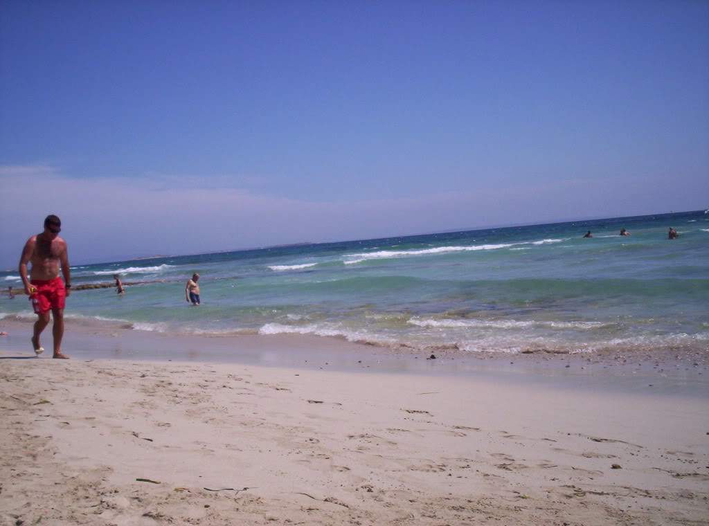 ai620.photobucket.com_albums_tt287_malibugirl__Ibiza122.jpg