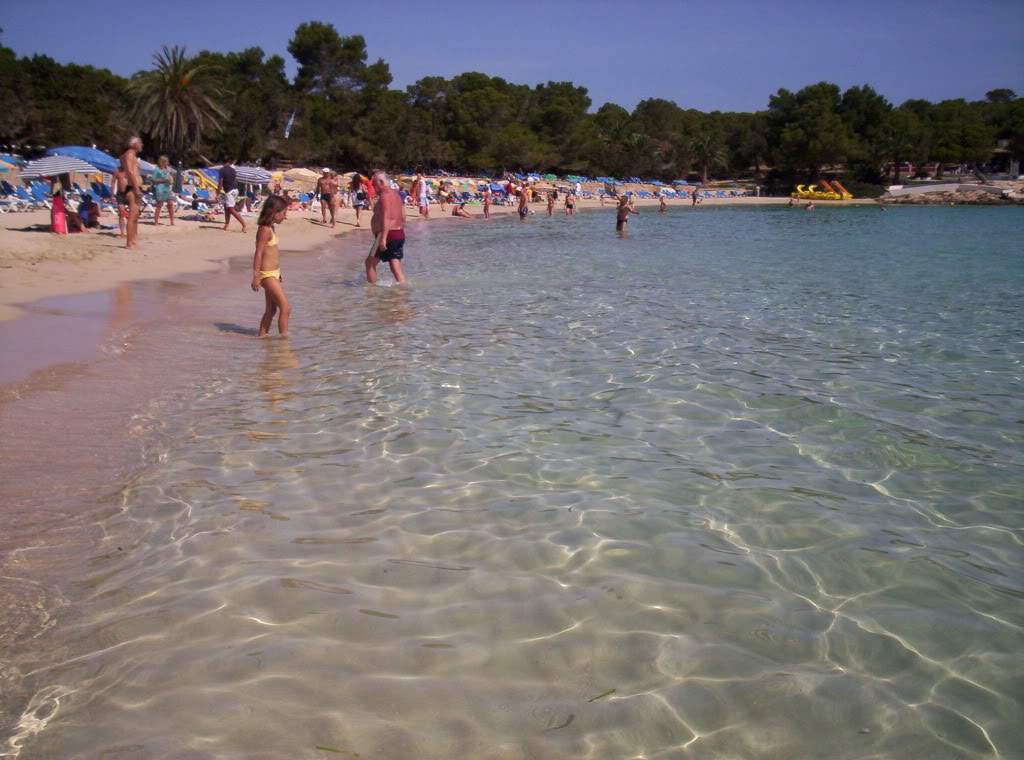 ai620.photobucket.com_albums_tt287_malibugirl__Ibiza150.jpg