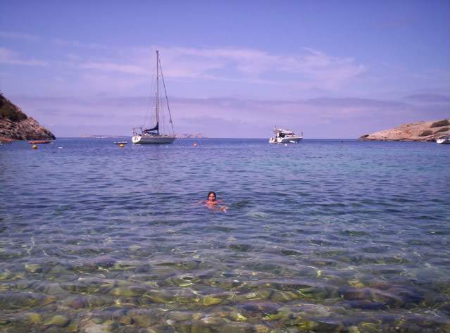 ai620.photobucket.com_albums_tt287_malibugirl__Ibiza444.jpg
