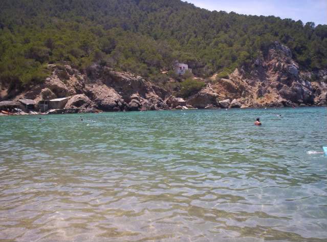 ai620.photobucket.com_albums_tt287_malibugirl__Ibiza462.jpg