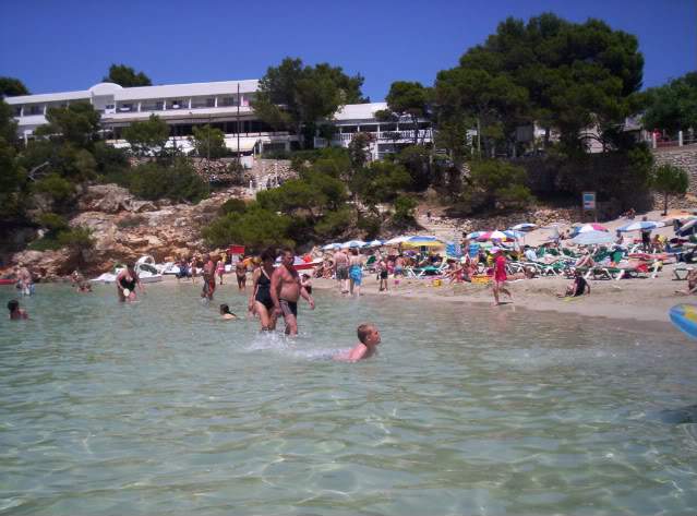 ai620.photobucket.com_albums_tt287_malibugirl__Ibiza472.jpg