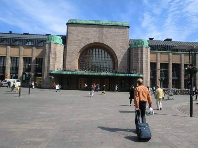 ai639.photobucket.com_albums_uu112_stafinko_Helsinquia_Estacao_central.jpg