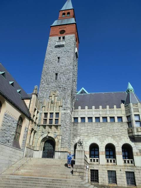 ai639.photobucket.com_albums_uu112_stafinko_Helsinquia_Museu_Nacional.jpg