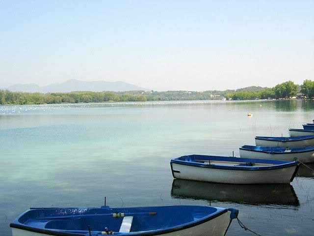 ai645.photobucket.com_albums_uu177_helenavm_banyoles.jpg