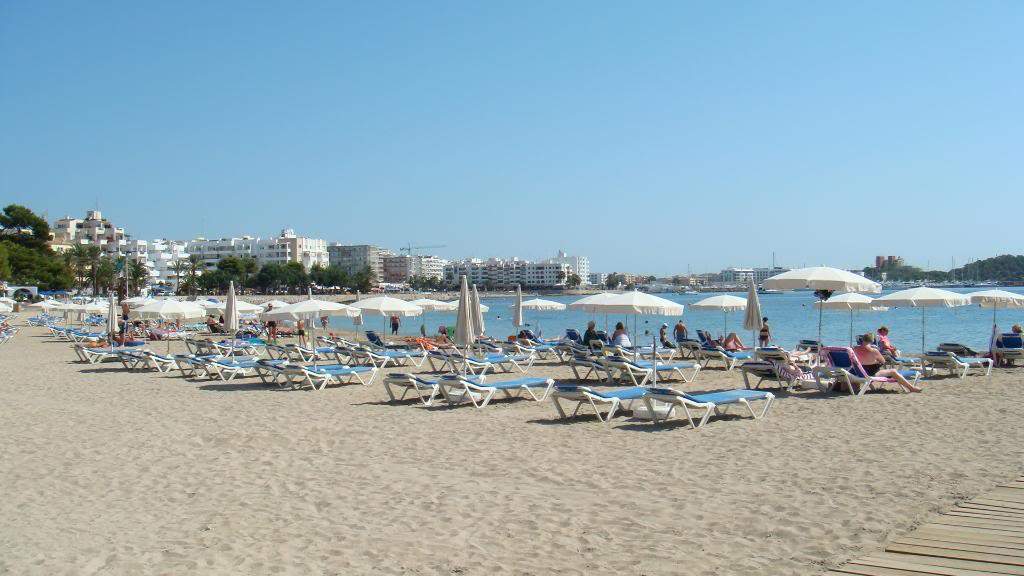 ai645.photobucket.com_albums_uu177_helenavm_Ibiza_DSC00148.jpg