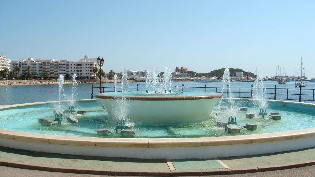 ai645.photobucket.com_albums_uu177_helenavm_Ibiza_DSC00153.jpg
