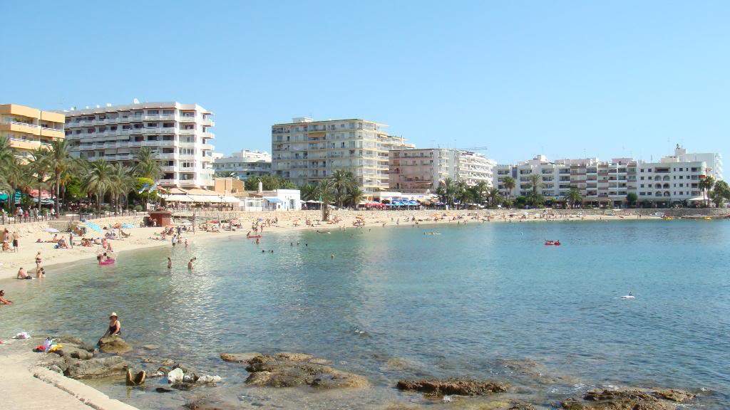 ai645.photobucket.com_albums_uu177_helenavm_Ibiza_DSC00154.jpg