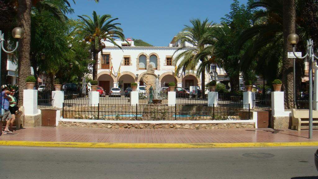 ai645.photobucket.com_albums_uu177_helenavm_Ibiza_DSC00160.jpg
