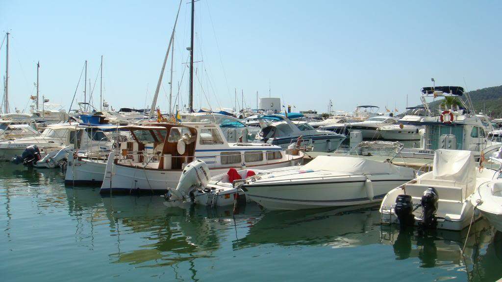 ai645.photobucket.com_albums_uu177_helenavm_Ibiza_DSC00177.jpg