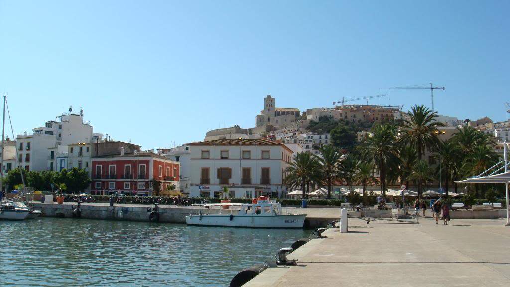 ai645.photobucket.com_albums_uu177_helenavm_Ibiza_DSC00226.jpg
