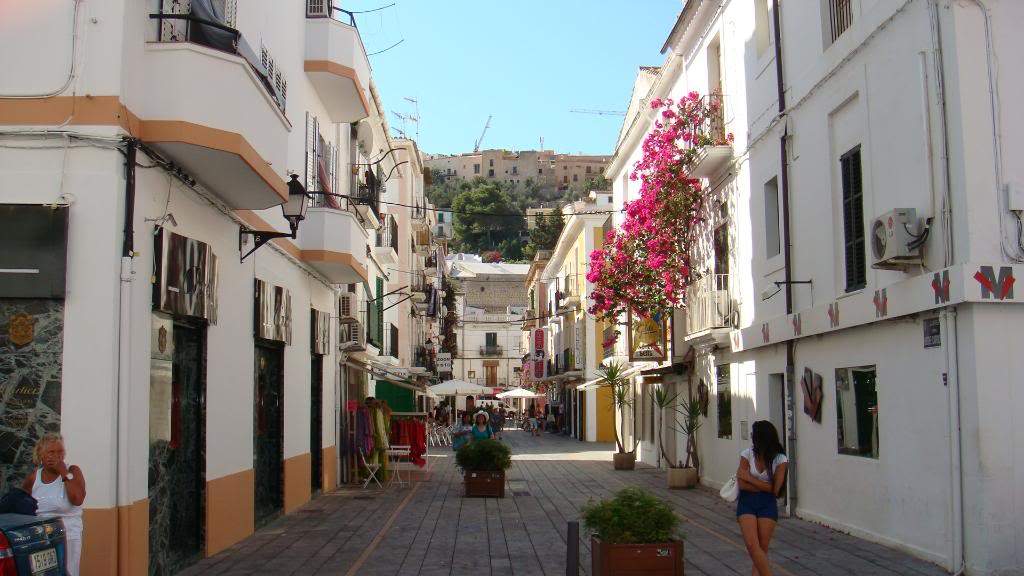 ai645.photobucket.com_albums_uu177_helenavm_Ibiza_DSC00229.jpg