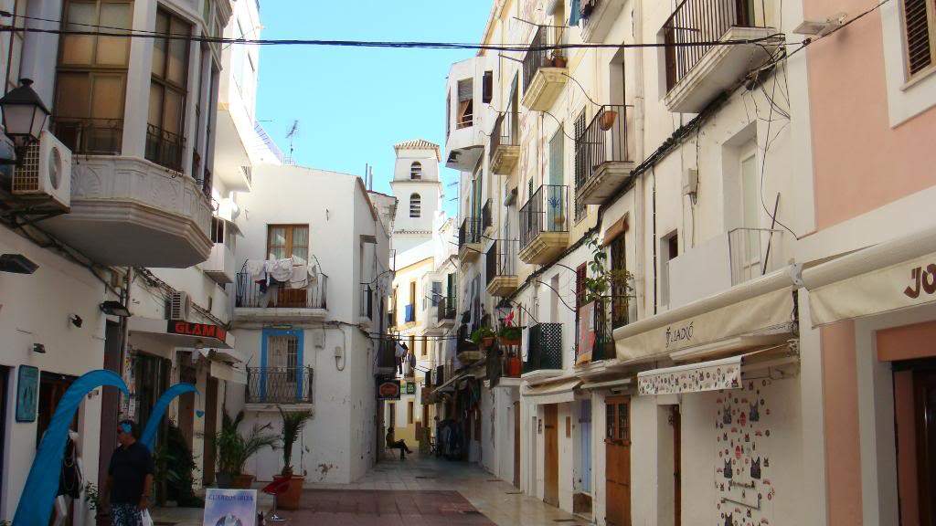 ai645.photobucket.com_albums_uu177_helenavm_Ibiza_DSC00235.jpg