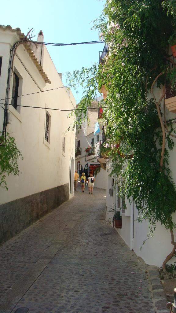 ai645.photobucket.com_albums_uu177_helenavm_Ibiza_DSC00251.jpg