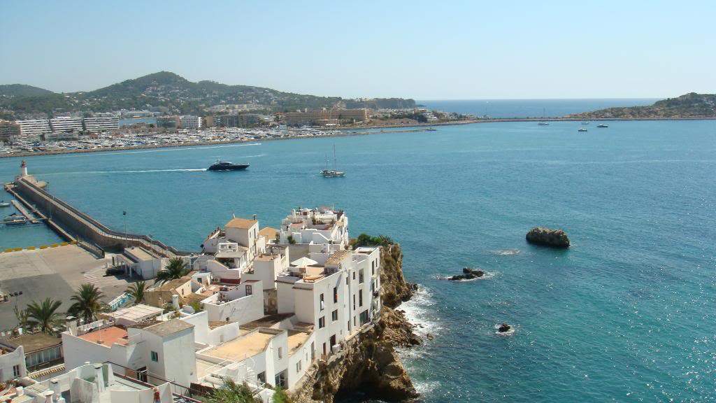 ai645.photobucket.com_albums_uu177_helenavm_Ibiza_DSC00257.jpg