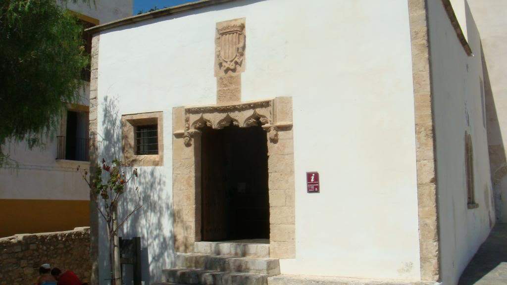 ai645.photobucket.com_albums_uu177_helenavm_Ibiza_DSC00276.jpg