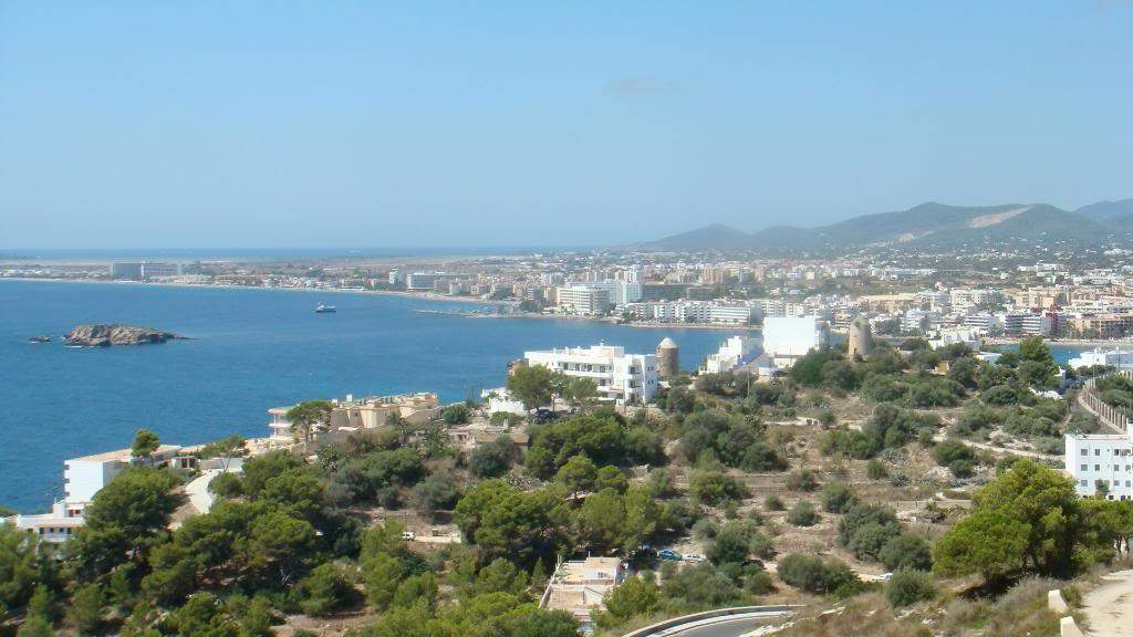 ai645.photobucket.com_albums_uu177_helenavm_Ibiza_DSC00281.jpg