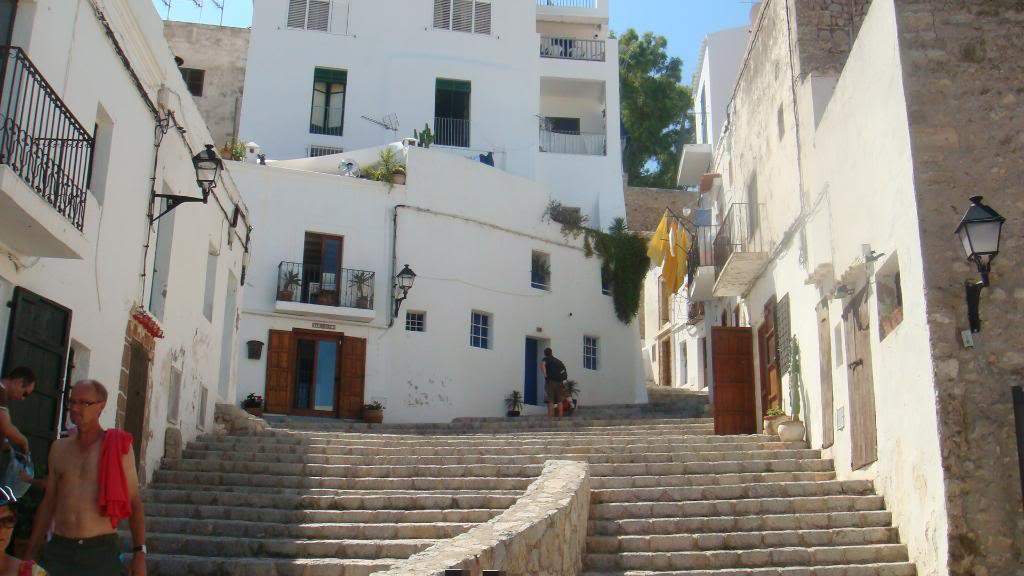 ai645.photobucket.com_albums_uu177_helenavm_Ibiza_DSC00289.jpg