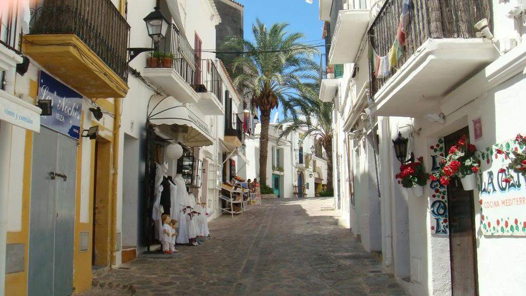 ai645.photobucket.com_albums_uu177_helenavm_Ibiza_DSC00296.jpg