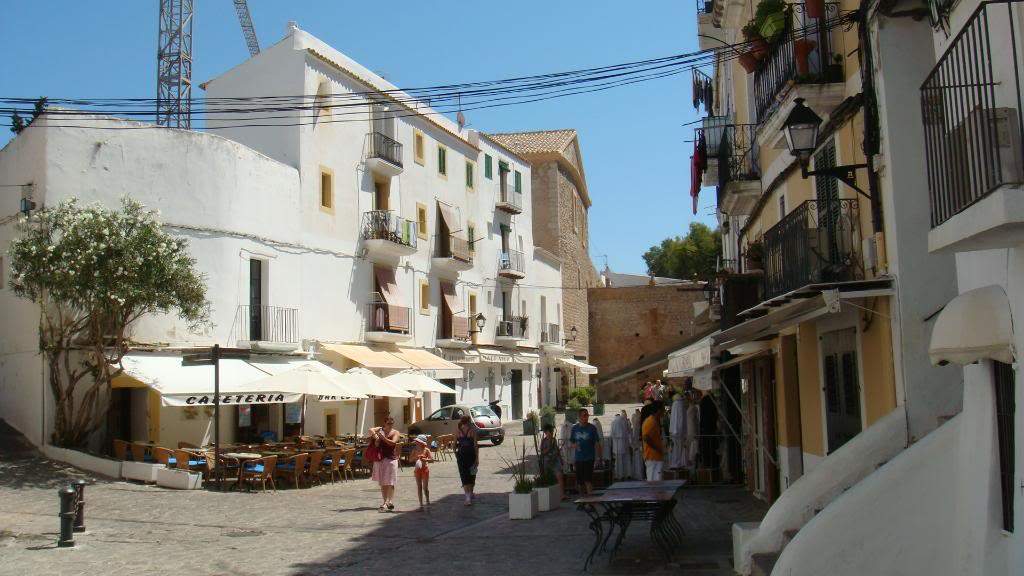 ai645.photobucket.com_albums_uu177_helenavm_Ibiza_DSC00297.jpg