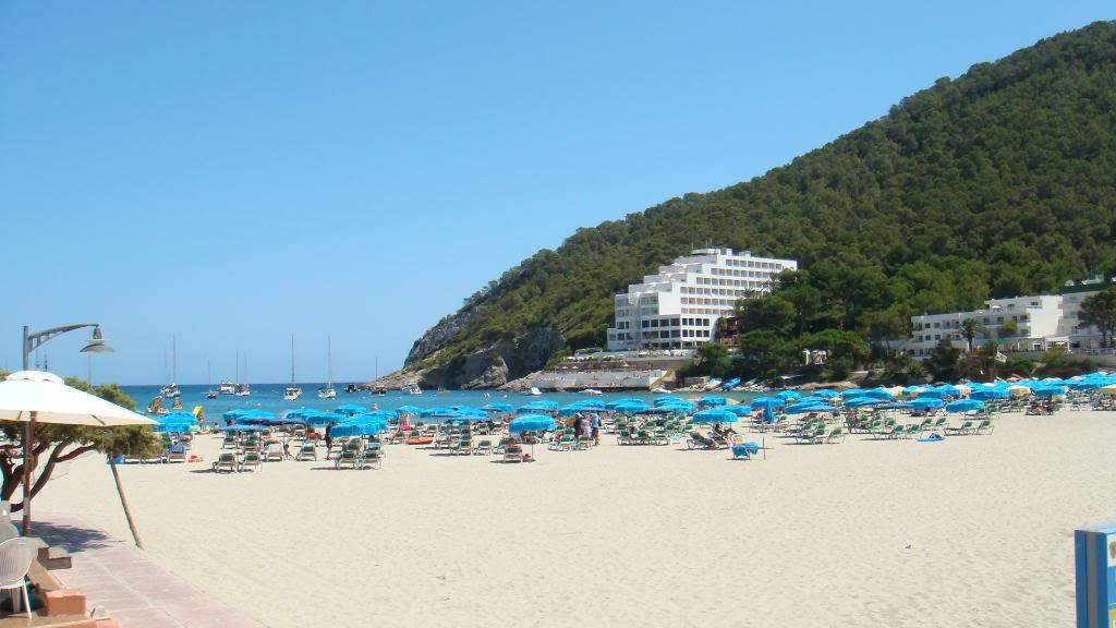 ai645.photobucket.com_albums_uu177_helenavm_Ibiza_DSC00303.jpg