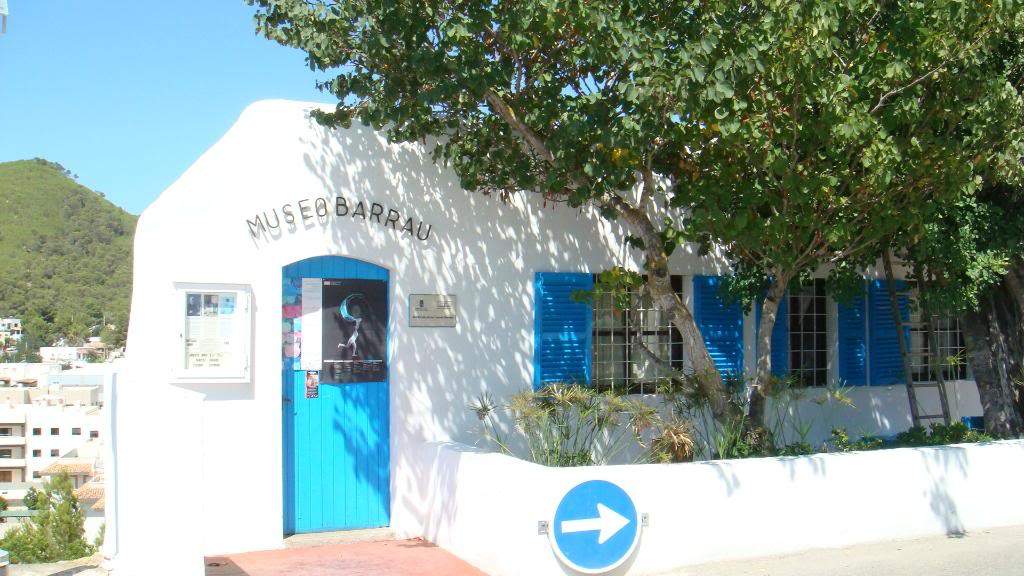 ai645.photobucket.com_albums_uu177_helenavm_Ibiza_DSC00305.jpg
