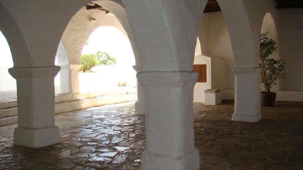 ai645.photobucket.com_albums_uu177_helenavm_Ibiza_DSC00311.jpg