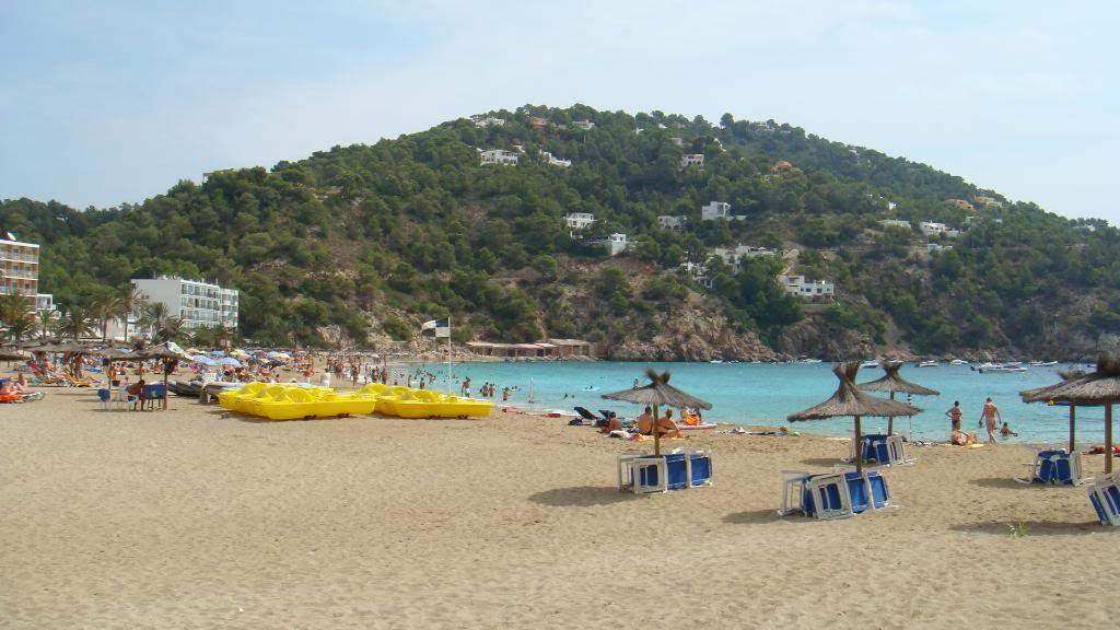 ai645.photobucket.com_albums_uu177_helenavm_Ibiza_DSC00338.jpg