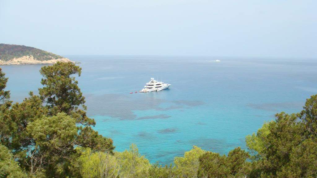 ai645.photobucket.com_albums_uu177_helenavm_Ibiza_DSC00358.jpg
