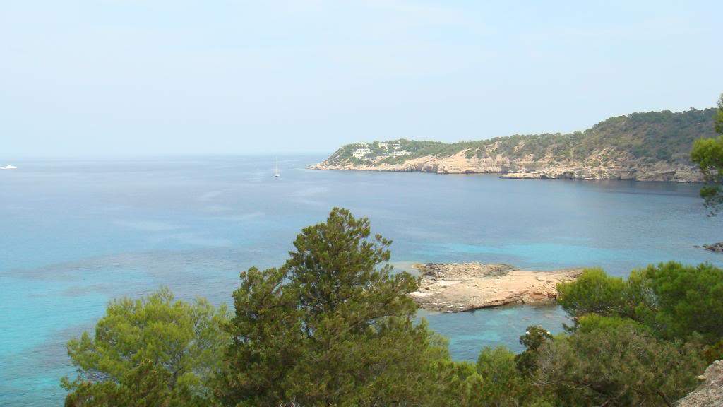 ai645.photobucket.com_albums_uu177_helenavm_Ibiza_DSC00360.jpg
