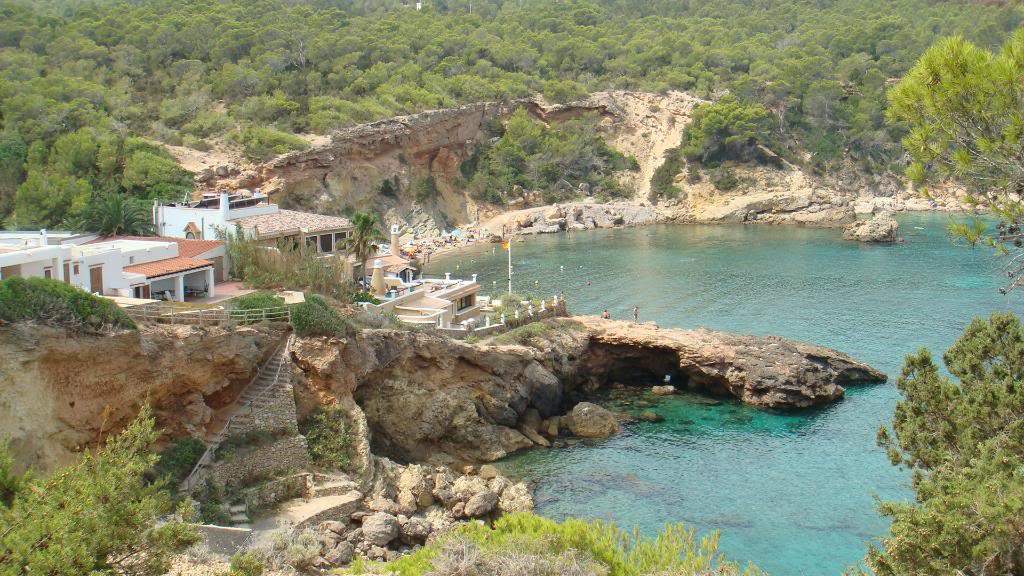 ai645.photobucket.com_albums_uu177_helenavm_Ibiza_DSC00363.jpg