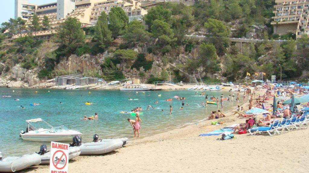 ai645.photobucket.com_albums_uu177_helenavm_Ibiza_DSC00368.jpg