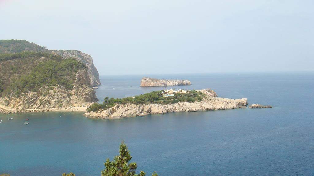 ai645.photobucket.com_albums_uu177_helenavm_Ibiza_DSC00374.jpg