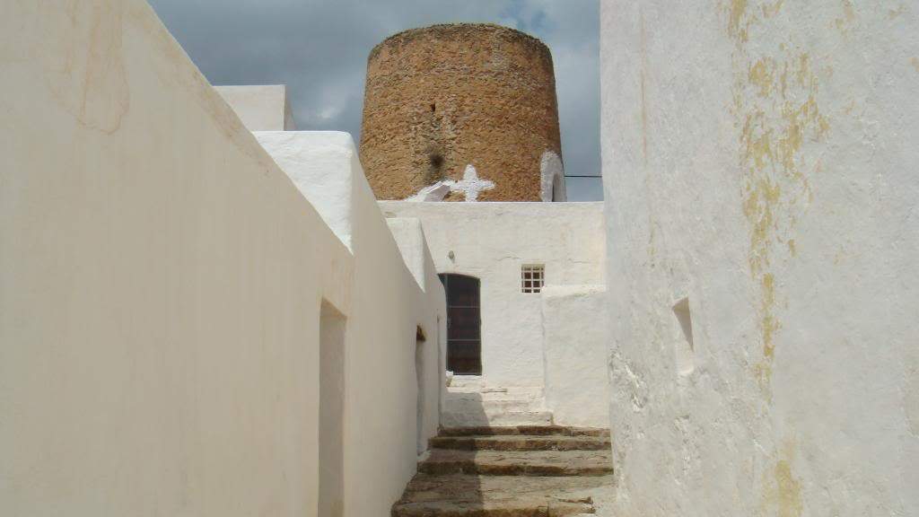 ai645.photobucket.com_albums_uu177_helenavm_Ibiza_DSC00391.jpg