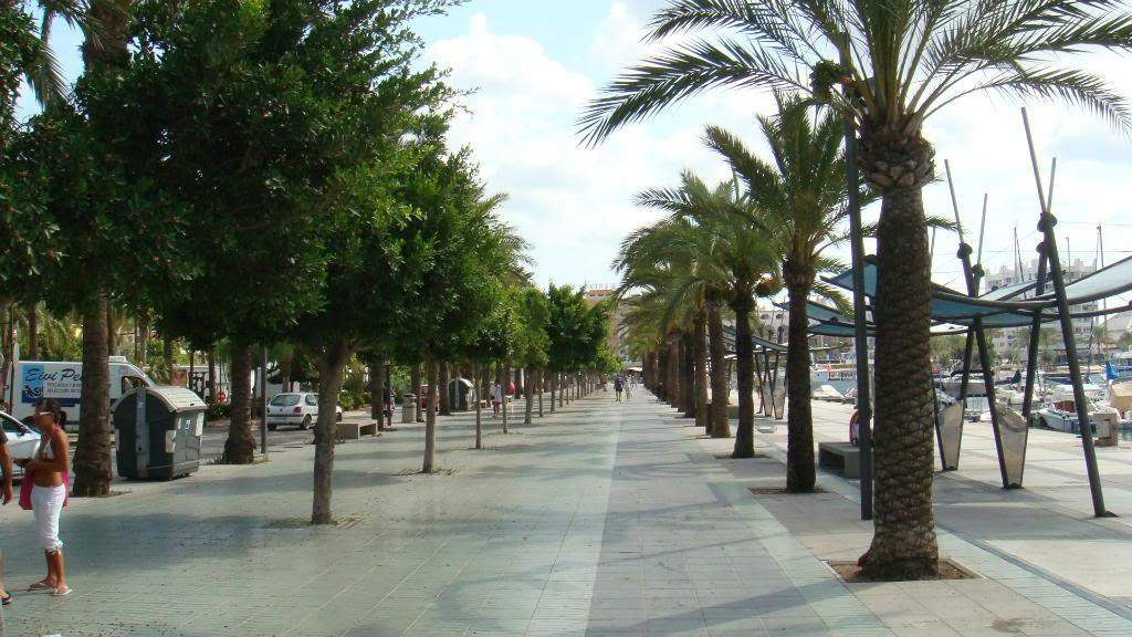 ai645.photobucket.com_albums_uu177_helenavm_Ibiza_DSC00398.jpg