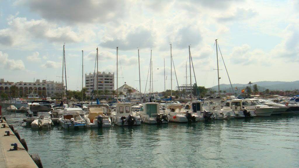 ai645.photobucket.com_albums_uu177_helenavm_Ibiza_DSC00400.jpg