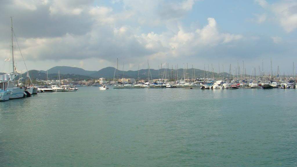 ai645.photobucket.com_albums_uu177_helenavm_Ibiza_DSC00401.jpg