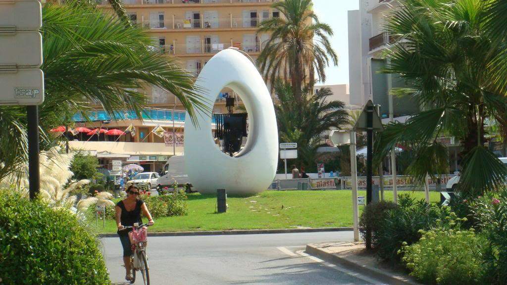ai645.photobucket.com_albums_uu177_helenavm_Ibiza_DSC00403.jpg