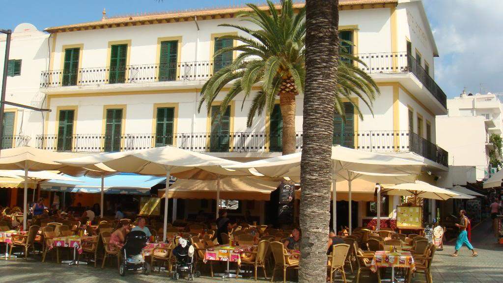 ai645.photobucket.com_albums_uu177_helenavm_Ibiza_DSC00404.jpg