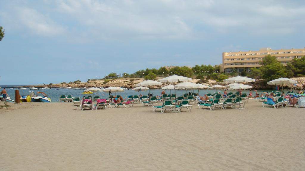 ai645.photobucket.com_albums_uu177_helenavm_Ibiza_DSC00405.jpg