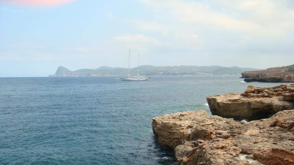 ai645.photobucket.com_albums_uu177_helenavm_Ibiza_DSC00408.jpg