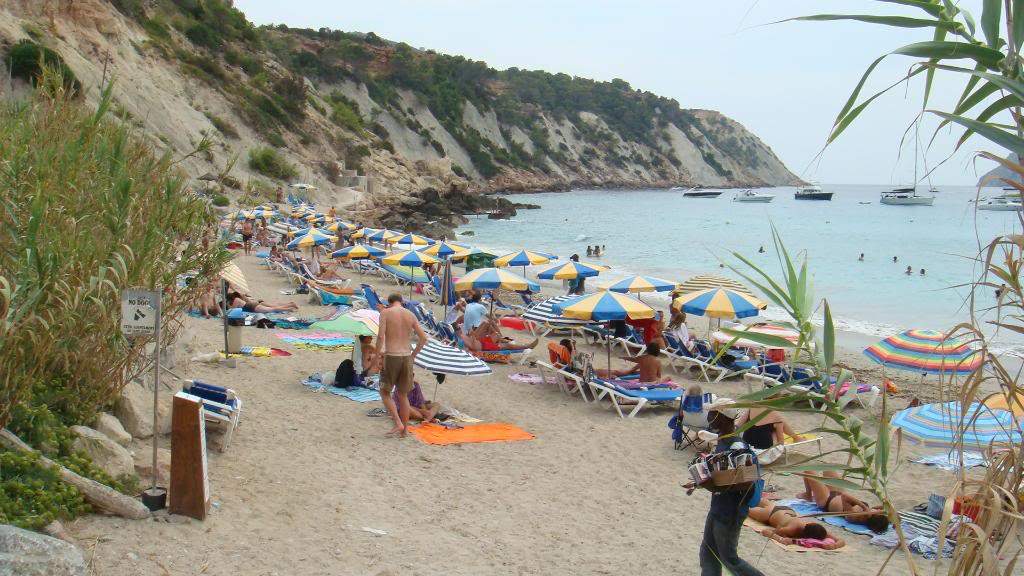 ai645.photobucket.com_albums_uu177_helenavm_Ibiza_DSC00434.jpg