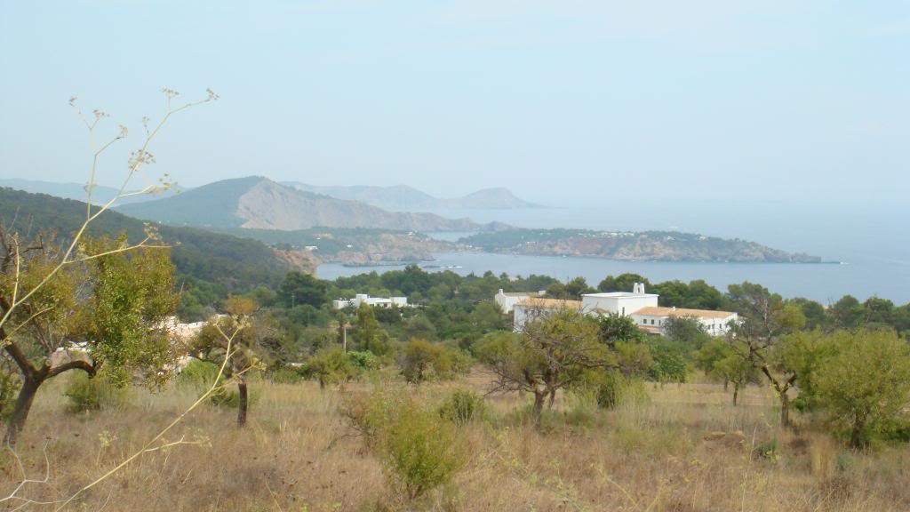 ai645.photobucket.com_albums_uu177_helenavm_Ibiza_DSC00438.jpg