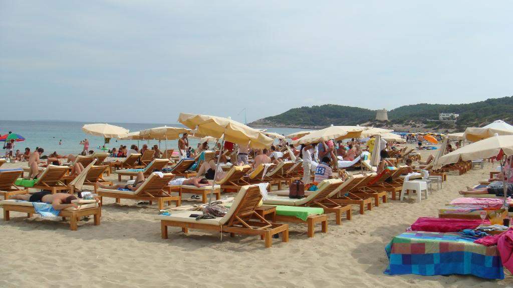 ai645.photobucket.com_albums_uu177_helenavm_Ibiza_DSC00456.jpg