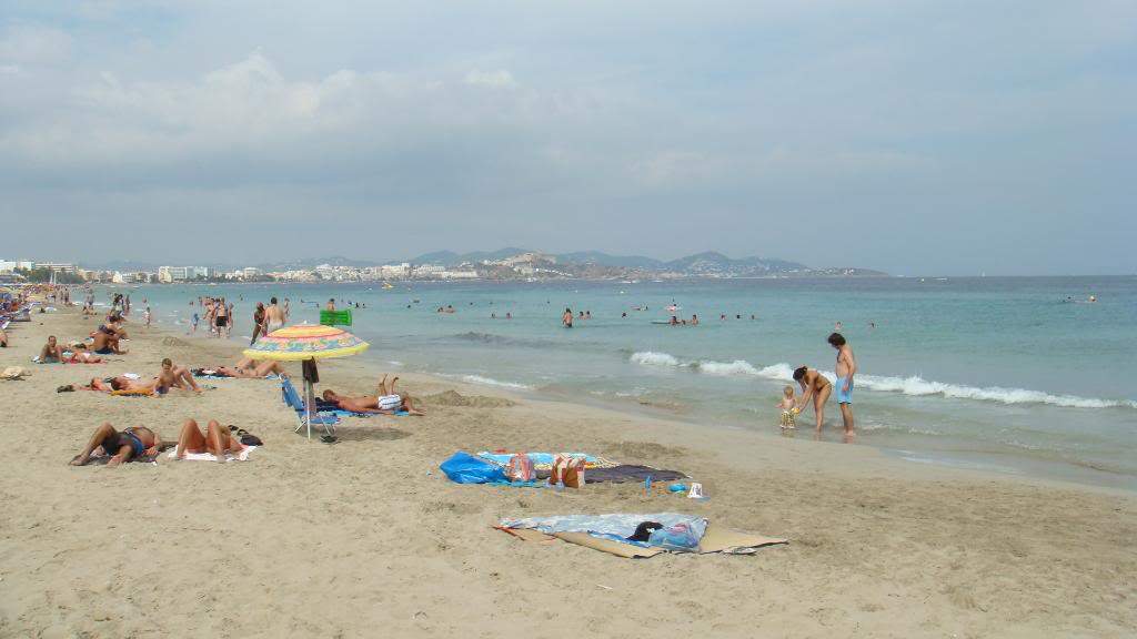 ai645.photobucket.com_albums_uu177_helenavm_Ibiza_DSC00458.jpg