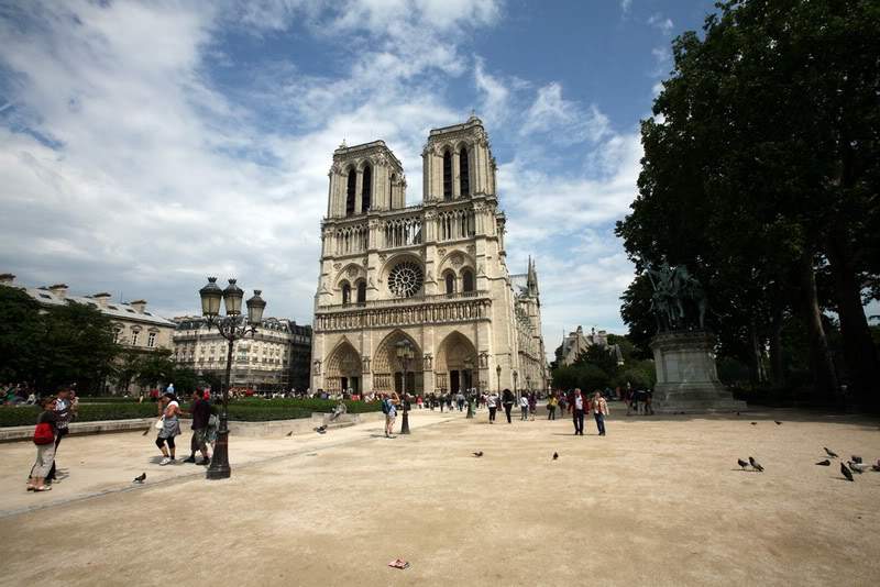 ai647.photobucket.com_albums_uu198_emcoliveira_Paris_notre_dame_resize.jpg