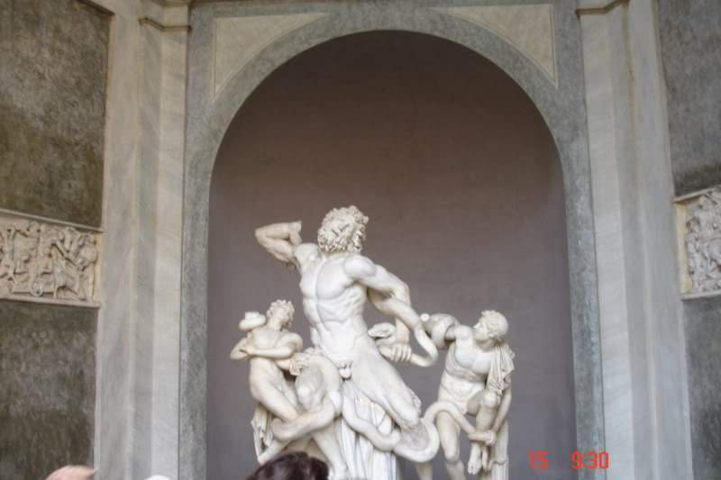 ai650.photobucket.com_albums_uu230_amvba_LaocoontenoVaticano800x600.jpg