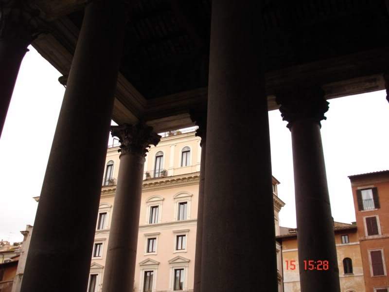 ai650.photobucket.com_albums_uu230_amvba_RomaFevereiro2010IV026800x600.jpg