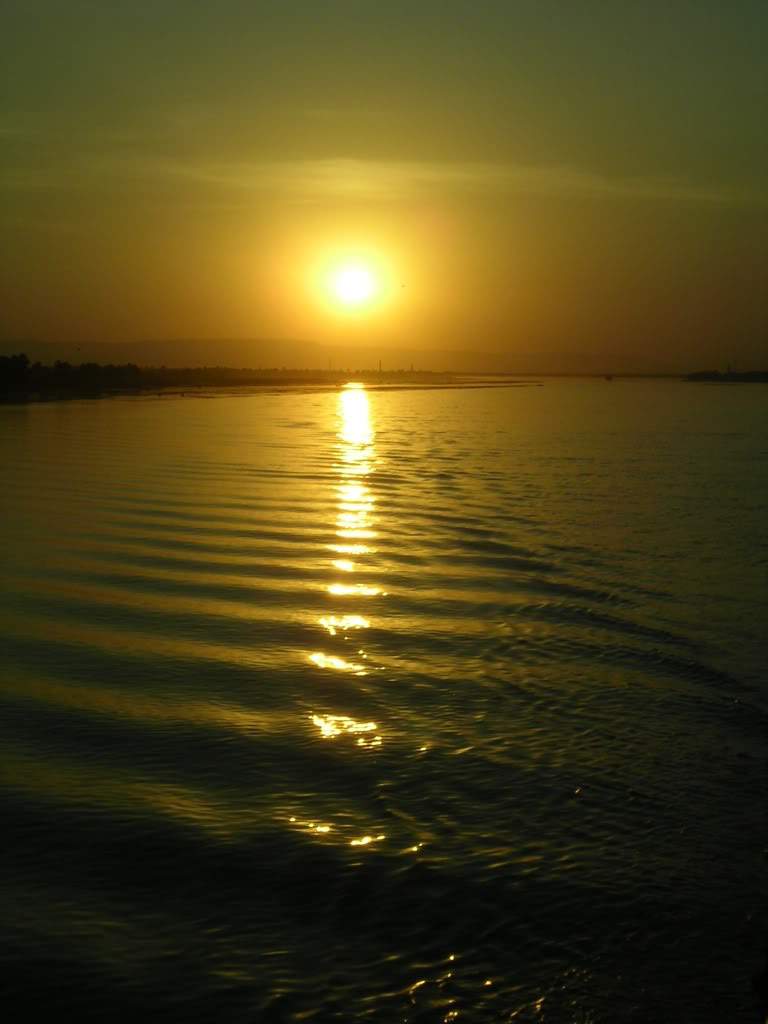 ai655.photobucket.com_albums_uu277_roanitamaca_2005_07_09ViagemVReiseKarnak119.jpg