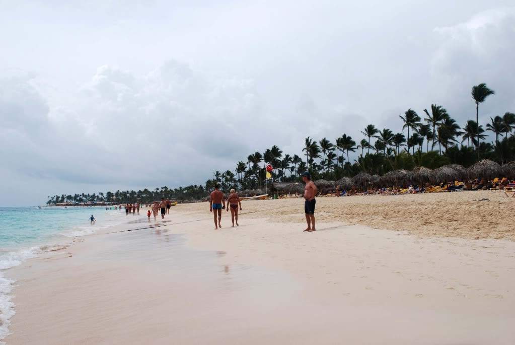 ai690.photobucket.com_albums_vv267_candalense_PuntaCana300.jpg